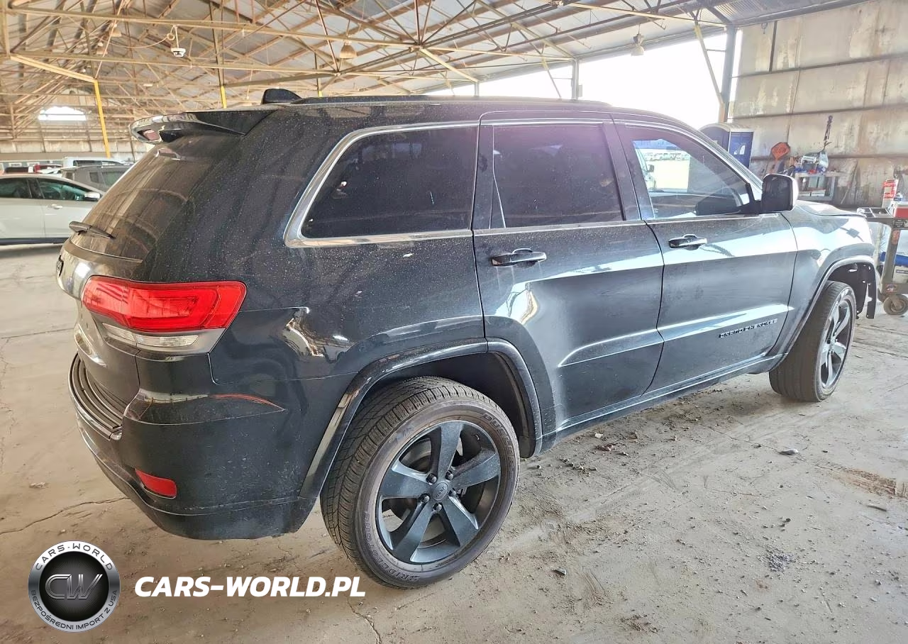 2015 Jeep Grand Cherokee Laredo VIN:1C4RJFAG3FC820941 - 3