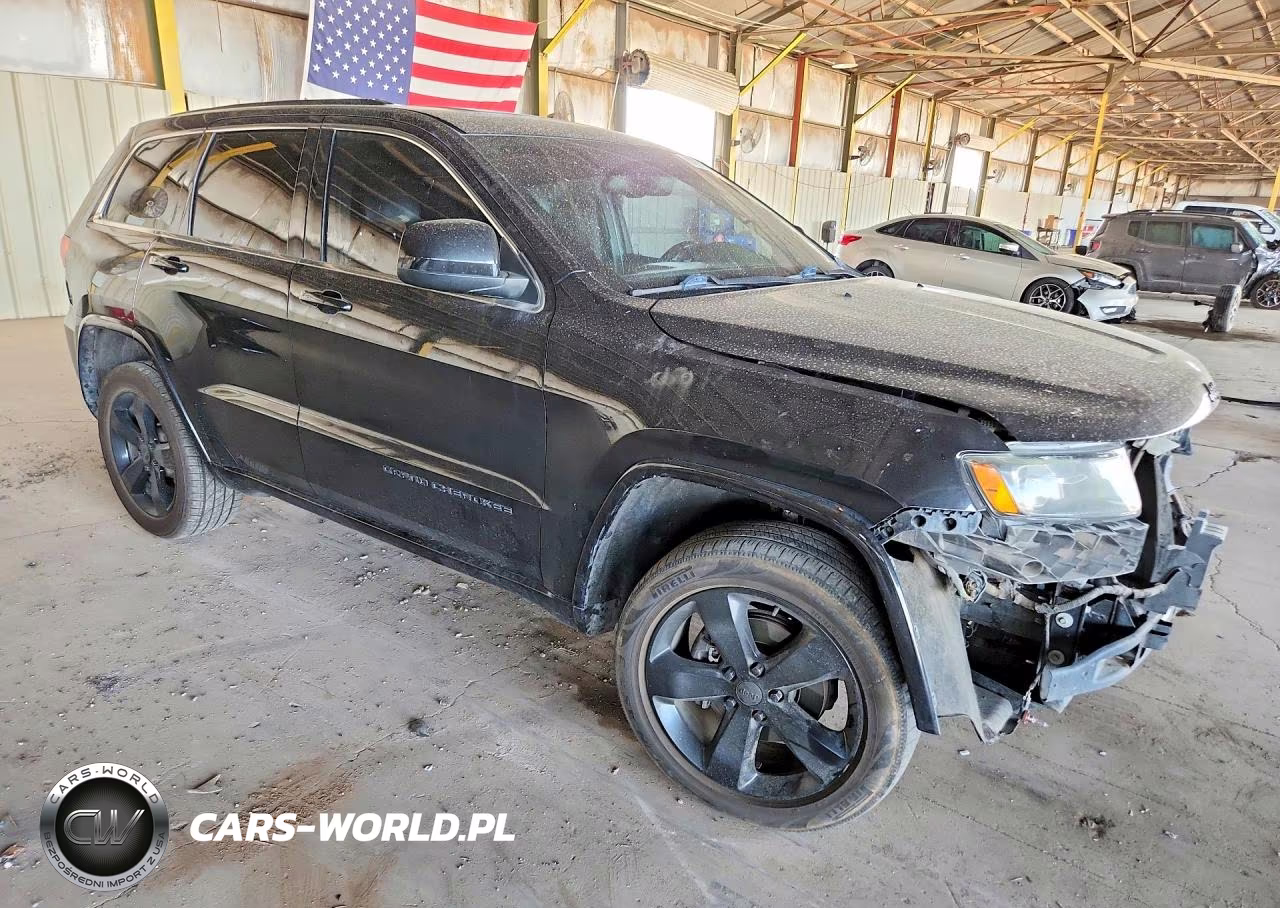 2015 Jeep Grand Cherokee Laredo VIN:1C4RJFAG3FC820941 - 4