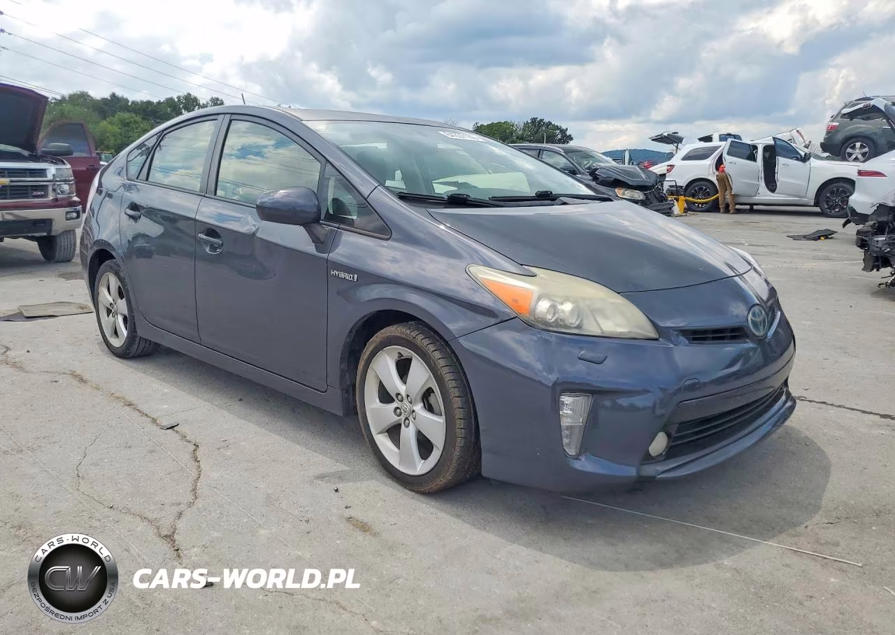 2013 Toyota Prius Five VIN:JTDKN3DU3D5549967 - 4