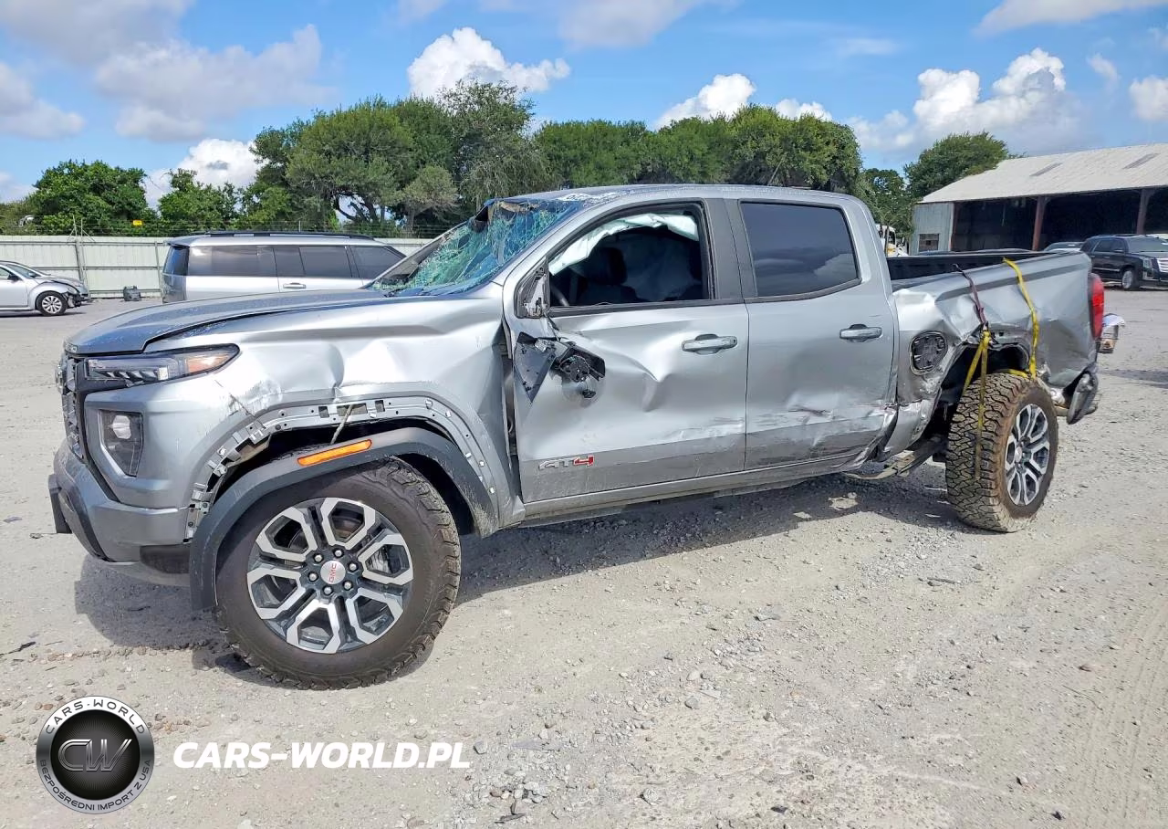 2024 GMC Canyon At4