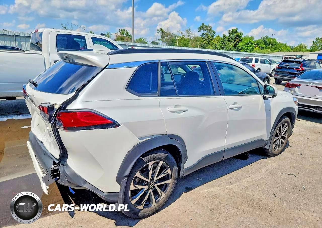 2024 Toyota Corolla Cross Xle VIN:7MUDAABG4RV083995 - 3