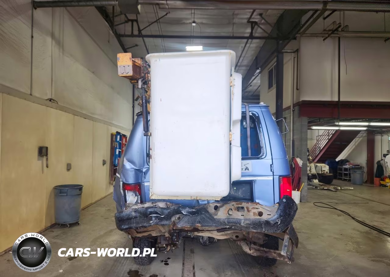 1996 Ford E350 Van With Bucket Lift VIN:1FTJE34H6THB65385 - 6