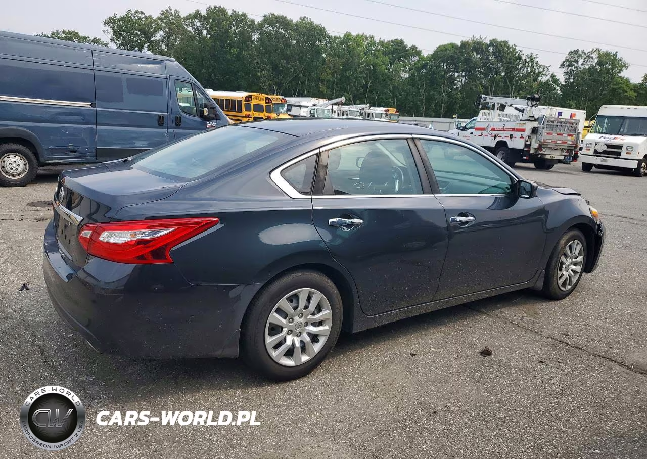 2017 Nissan Altima 2.5 S VIN:1N4AL3AP2HC166741 - 3