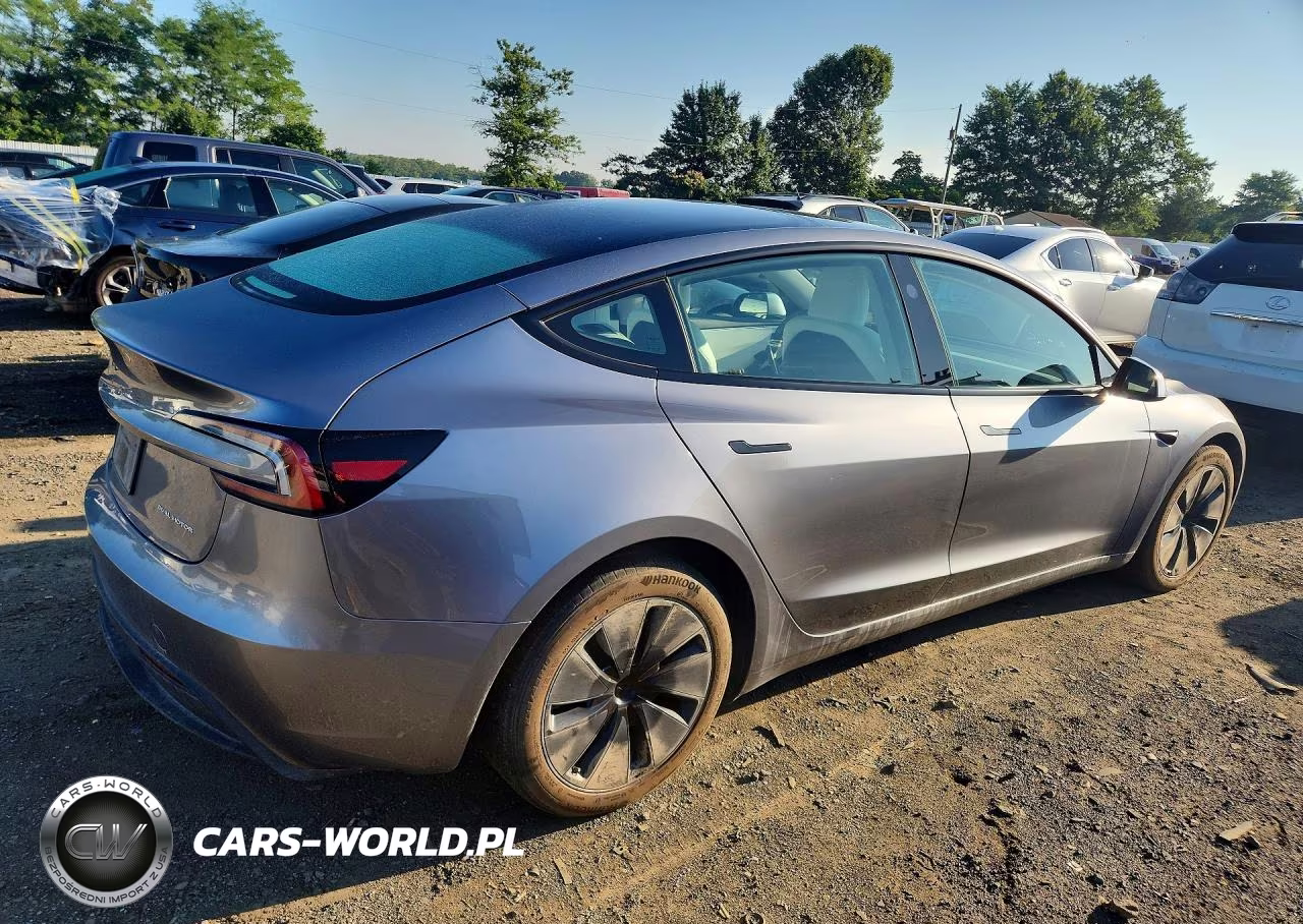2025 Tesla Model 3 VIN:5YJ3E1EB9SF995946 - 3