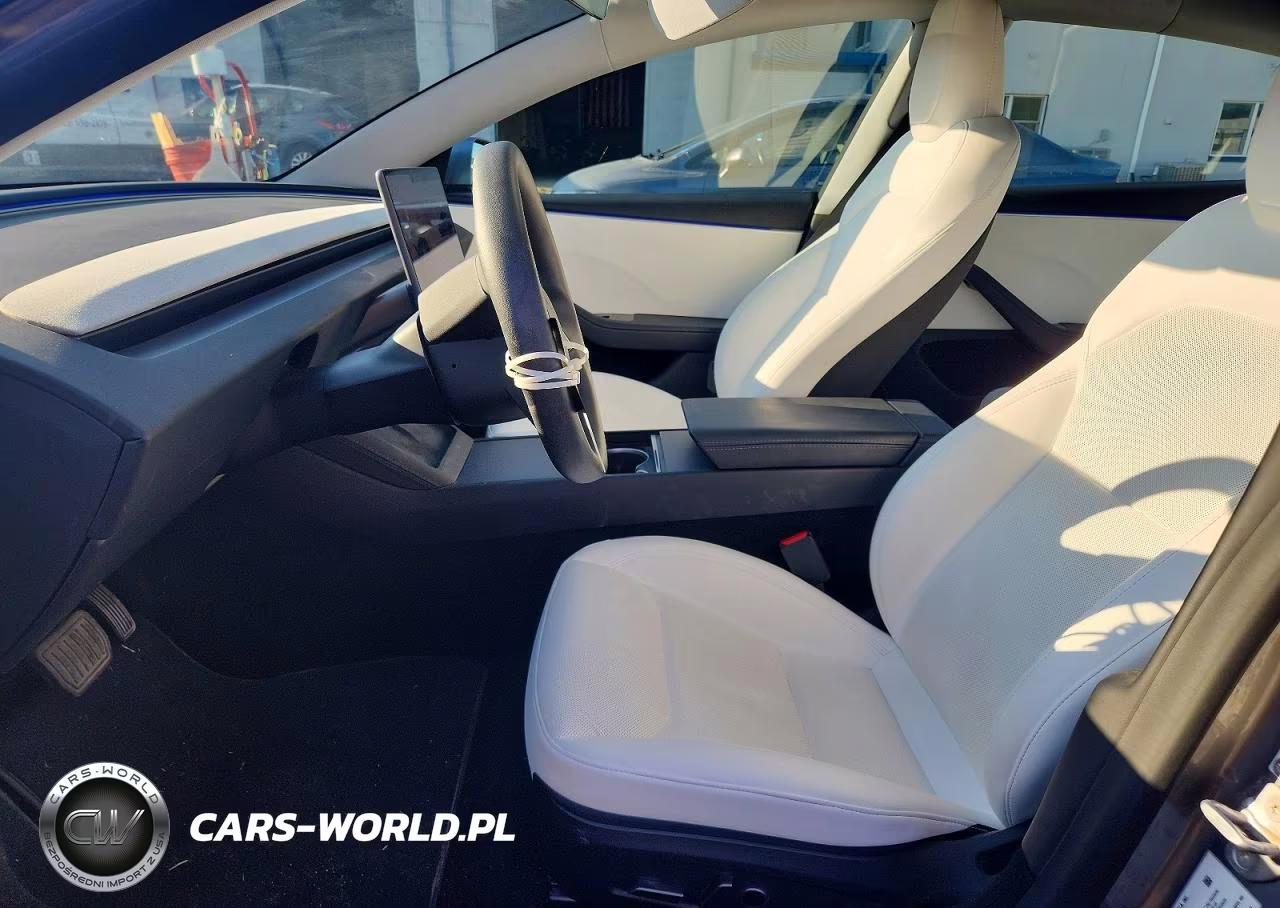 2025 Tesla Model 3 VIN:5YJ3E1EB9SF995946 - 7