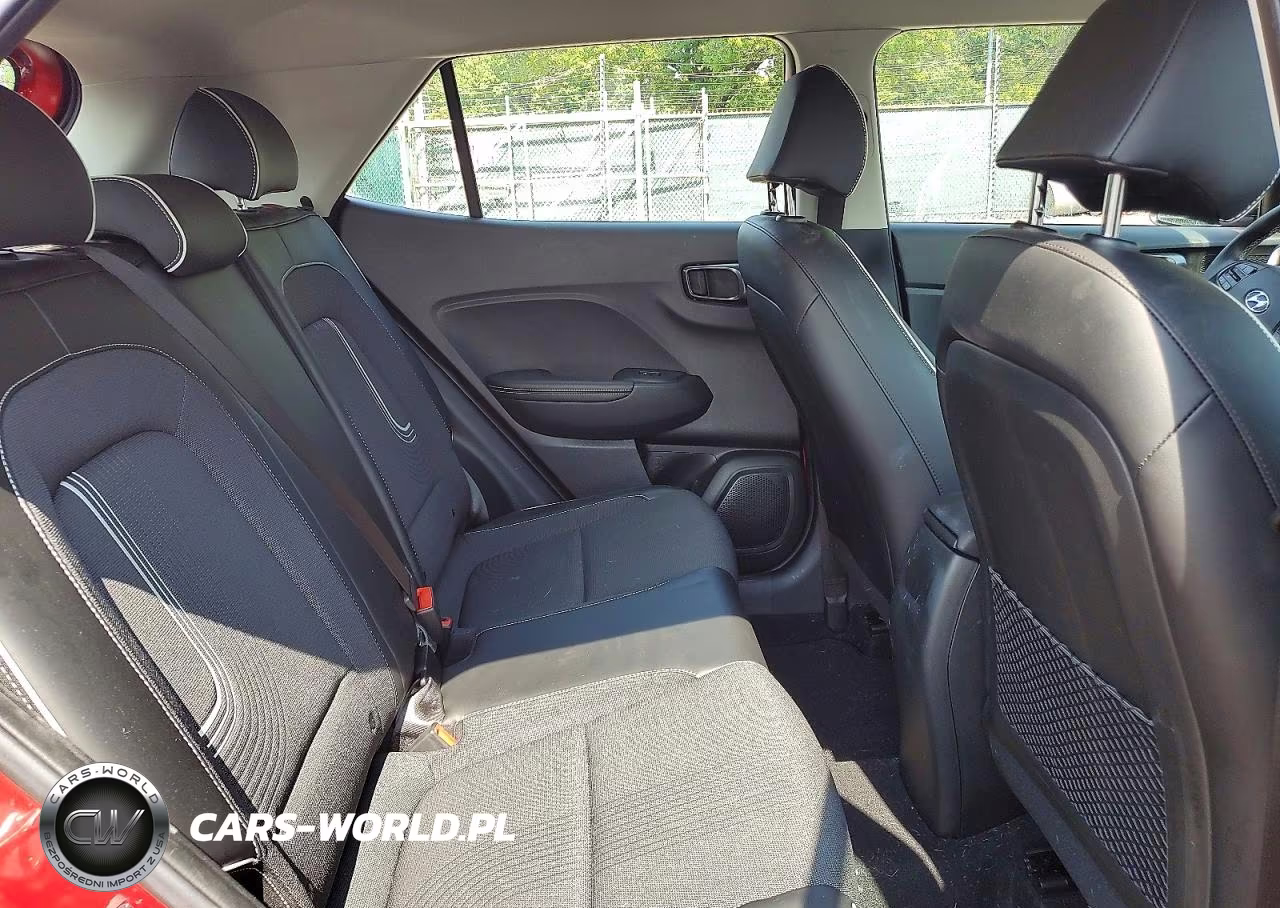 2023 Hyundai Venue Limited VIN:KMHRC8A30PU242467 - 10