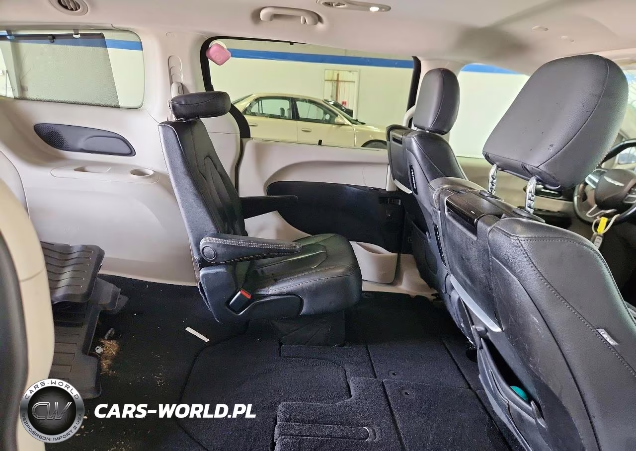 2020 Chrysler Pacifica Touring L Plus VIN:2C4RC1EG8LR102988 - 11