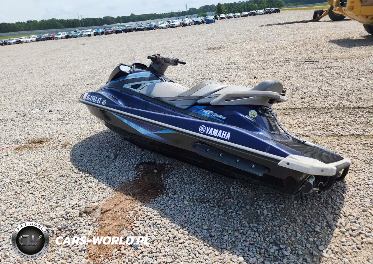 2015 Yamaha Vx Cruiser - Personal Watercraft VIN:YAMA64628515 - 3