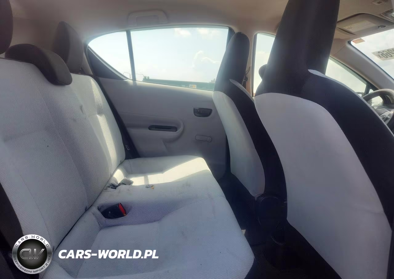2012 Toyota Prius C One VIN:JTDKDTB39C1522579 - 10