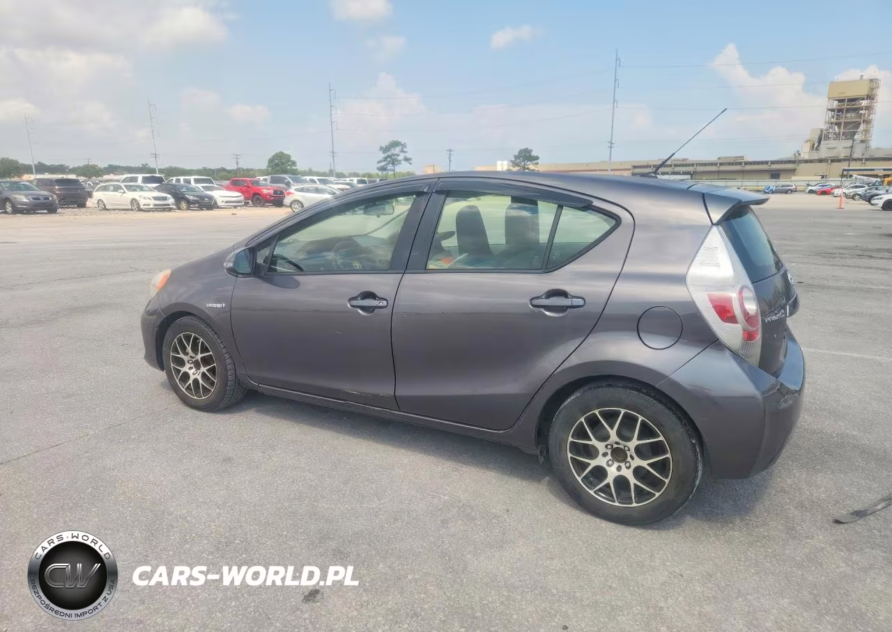 2012 Toyota Prius C One VIN:JTDKDTB39C1522579 - 2