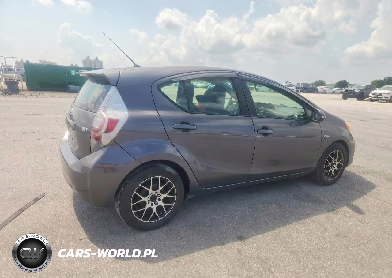2012 Toyota Prius C One VIN:JTDKDTB39C1522579 - 3