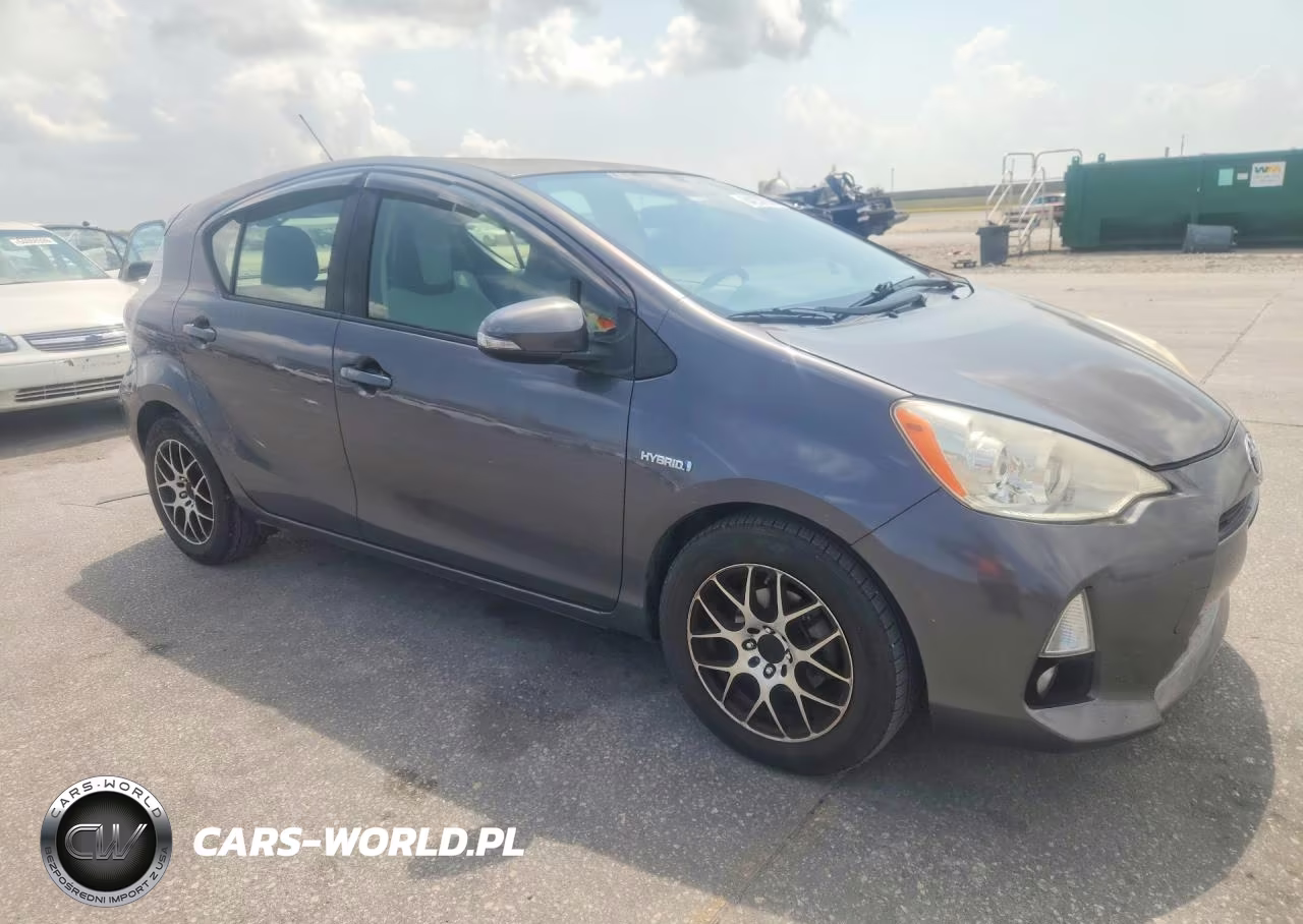 2012 Toyota Prius C One VIN:JTDKDTB39C1522579 - 4