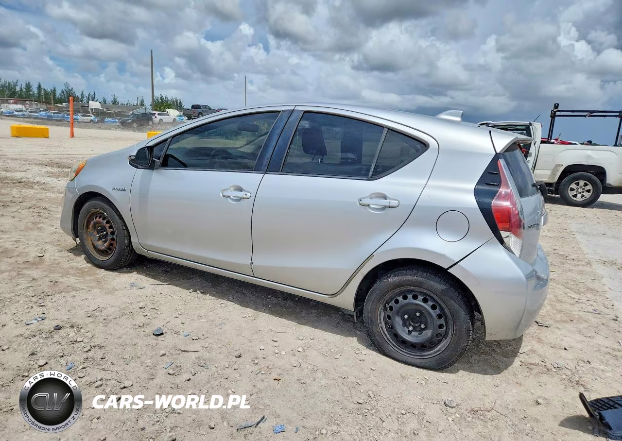 2016 Toyota Prius C Two VIN:JTDKDTB39G1119823 - 2