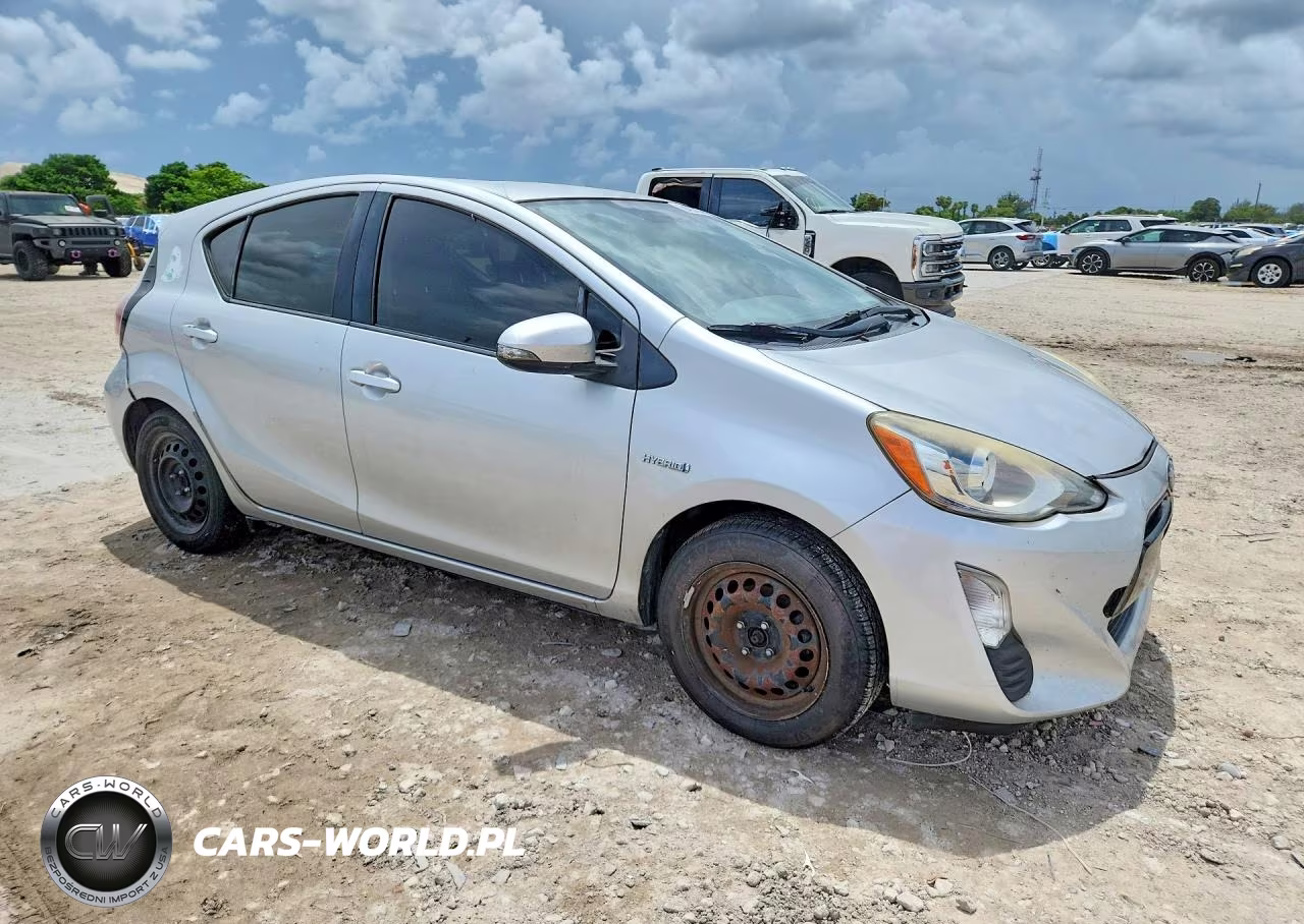 2016 Toyota Prius C Two VIN:JTDKDTB39G1119823 - 4