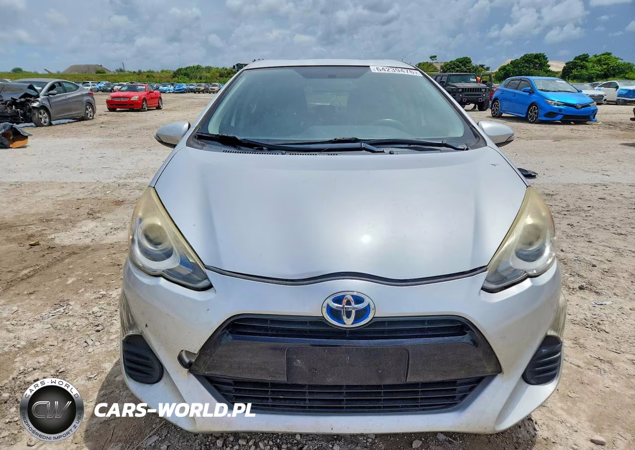 2016 Toyota Prius C Two VIN:JTDKDTB39G1119823 - 5