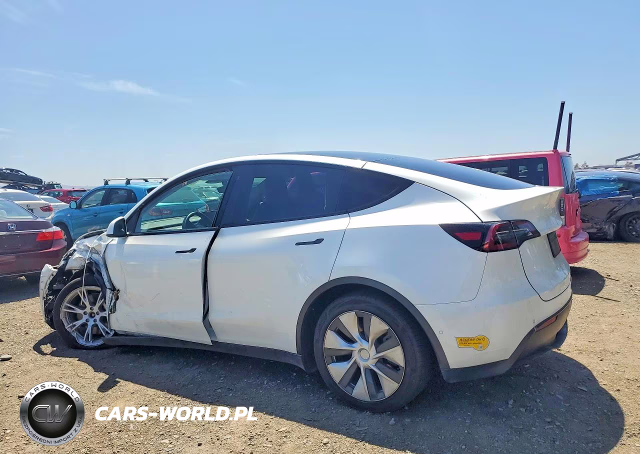 2022 Tesla Model Y VIN:7SAYGDEE1NF358245 - 2