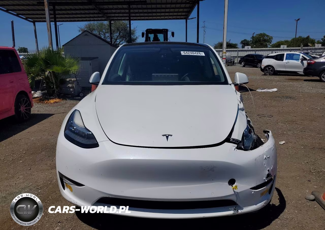 2022 Tesla Model Y VIN:7SAYGDEE1NF358245 - 5