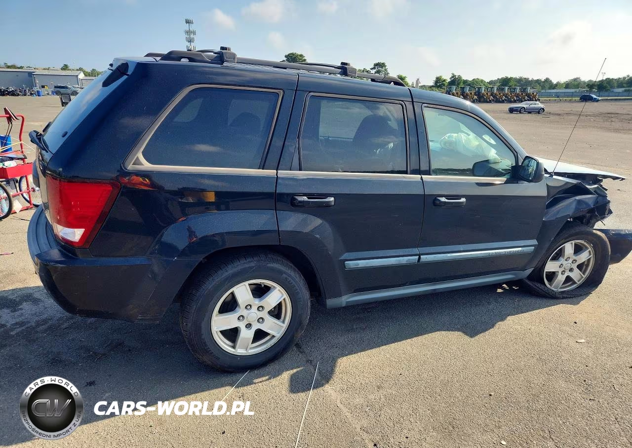 2007 Jeep Grand Cherokee Laredo VIN:1J8GR48K57C680058 - 3