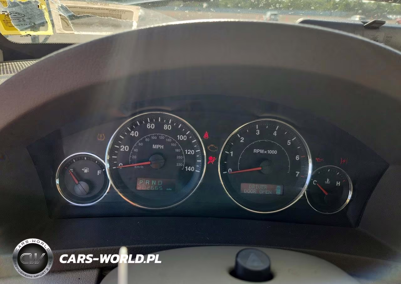 2007 Jeep Grand Cherokee Laredo VIN:1J8GR48K57C680058 - 9