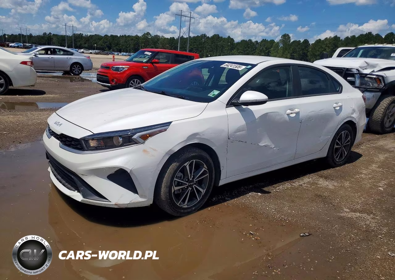 2024 Kia Forte Lxs – zdjęcie 1 z 12