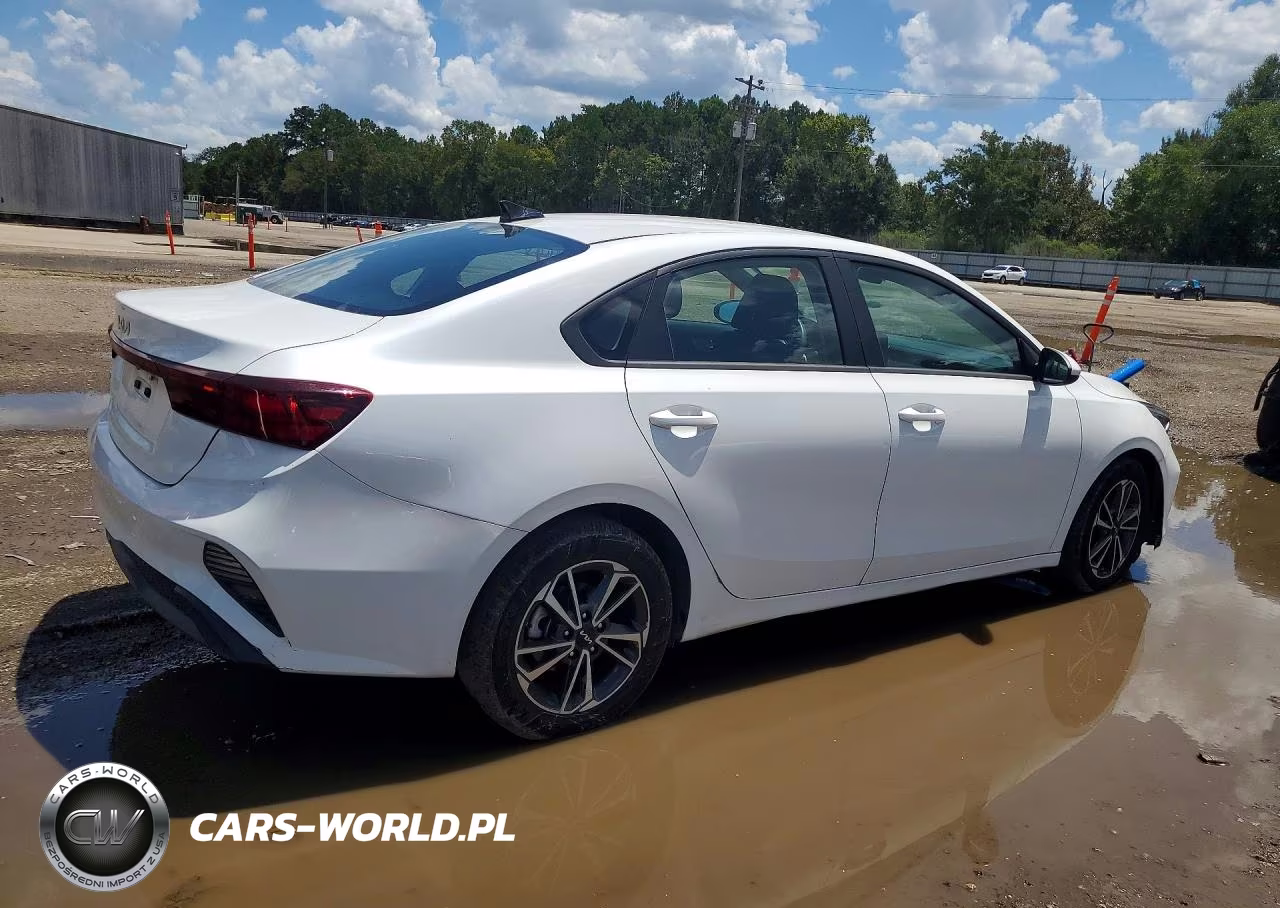 2024 Kia Forte Lxs VIN:3KPF24AD2RE743941 - 3