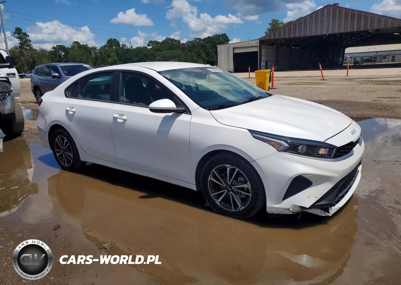2024 Kia Forte Lxs VIN:3KPF24AD2RE743941 - 4
