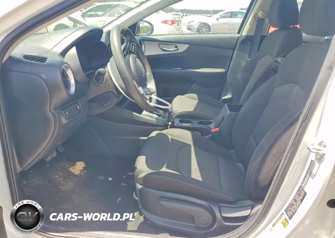 2024 Kia Forte Lxs VIN:3KPF24AD2RE743941 - 7