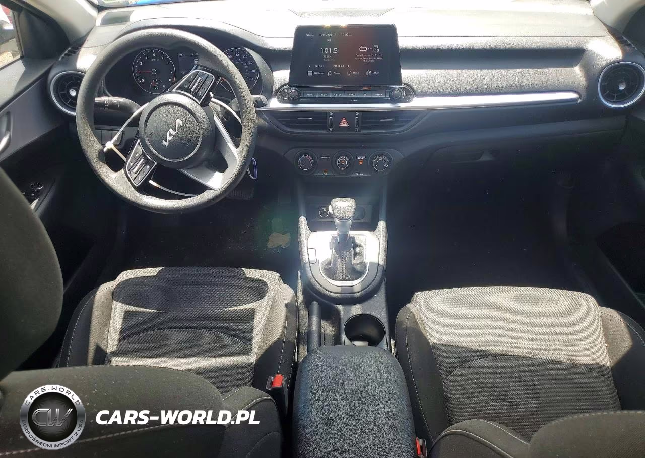 2024 Kia Forte Lxs VIN:3KPF24AD2RE743941 - 8