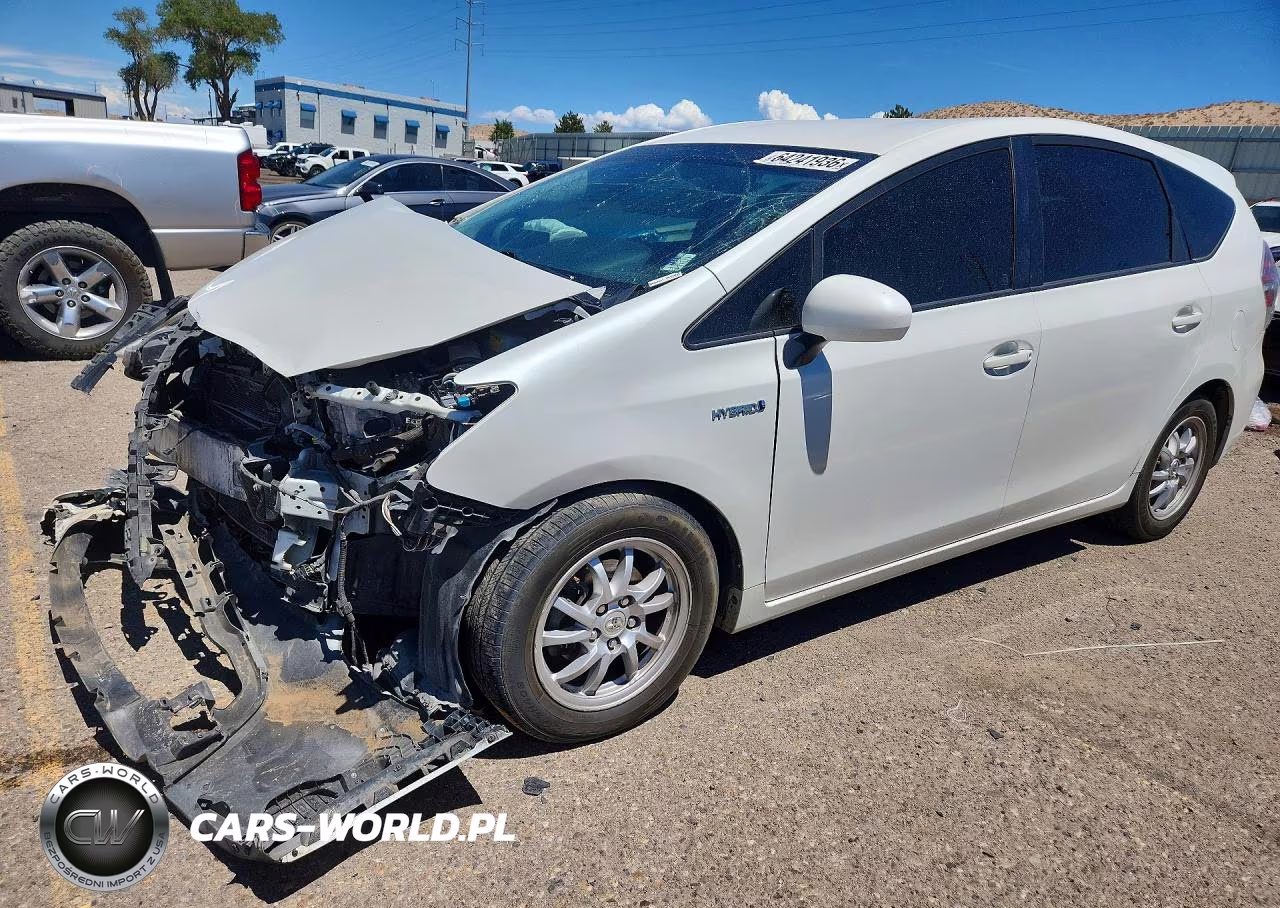 2015 Toyota Prius V Two VIN:JTDZN3EU2FJ026379 - 1
