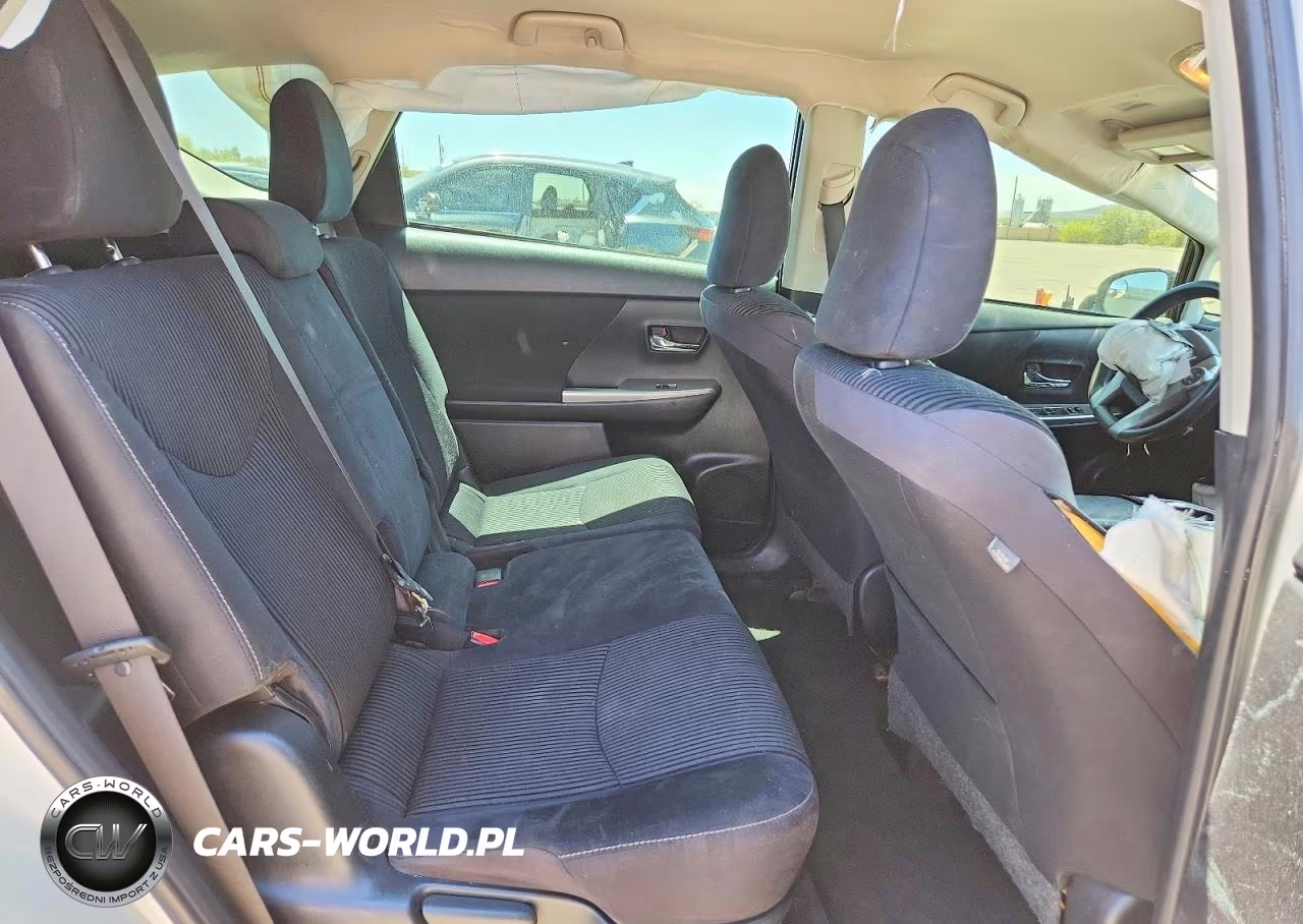 2015 Toyota Prius V Two VIN:JTDZN3EU2FJ026379 - 11