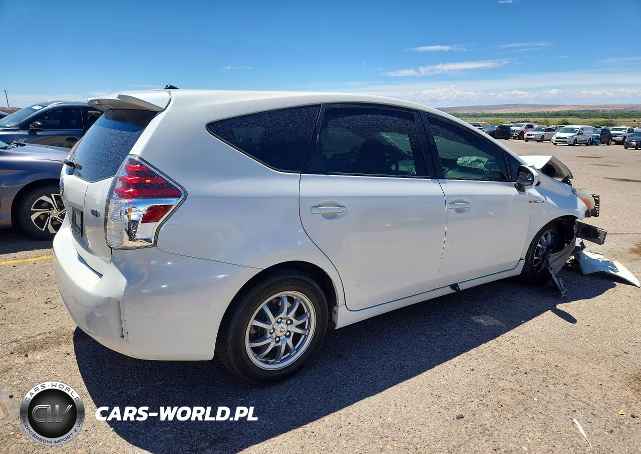 2015 Toyota Prius V Two VIN:JTDZN3EU2FJ026379 - 3
