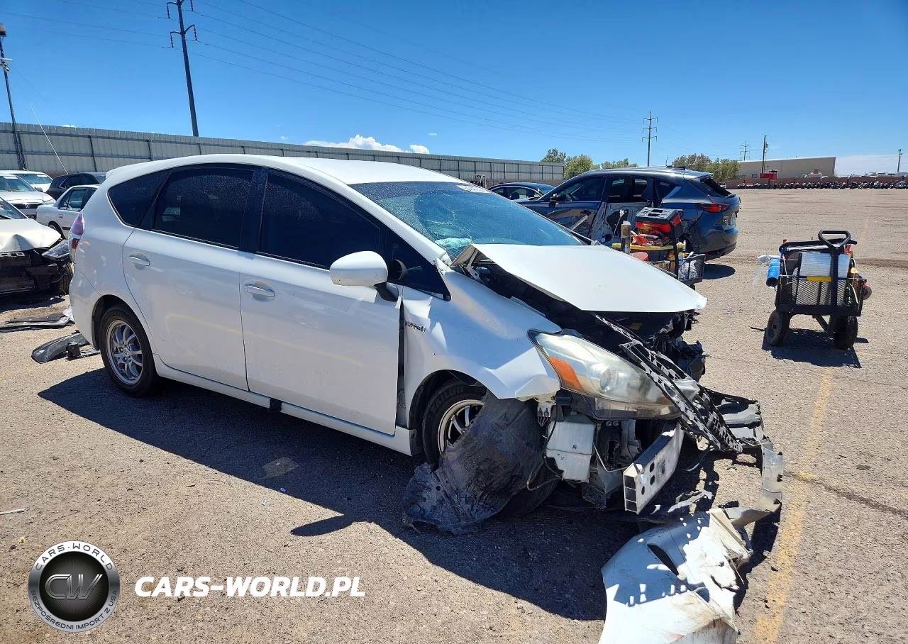 2015 Toyota Prius V Two VIN:JTDZN3EU2FJ026379 - 4