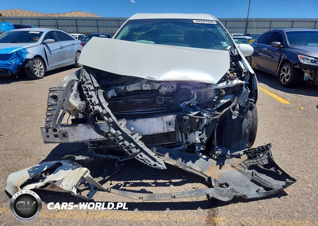 2015 Toyota Prius V Two VIN:JTDZN3EU2FJ026379 - 5