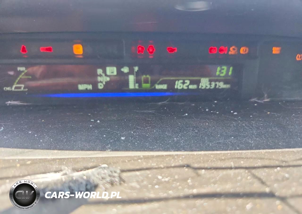 2015 Toyota Prius V Two VIN:JTDZN3EU2FJ026379 - 9