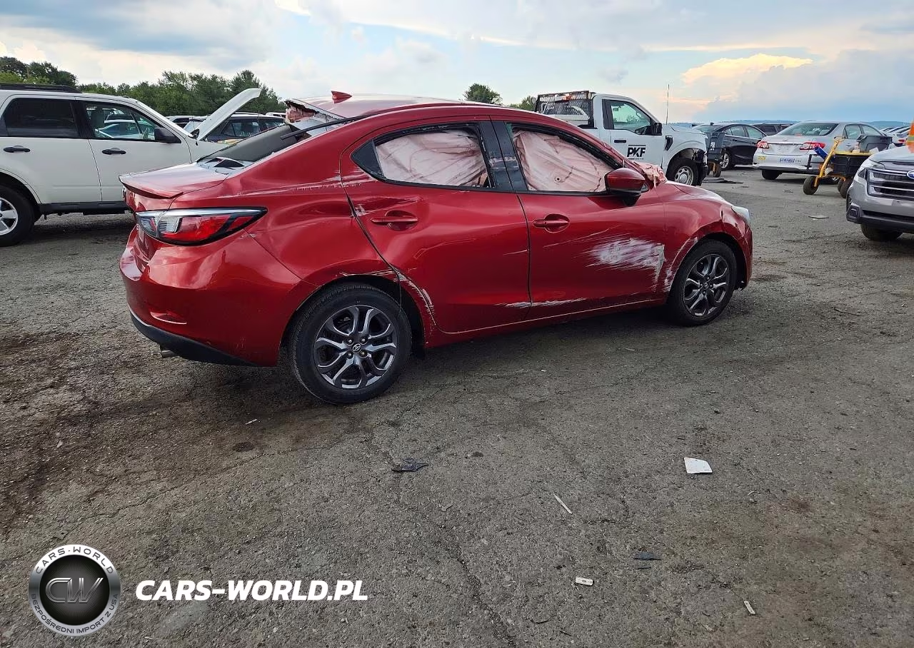 2019 Toyota Yaris Le VIN:3MYDLBYV4KY518899 - 3