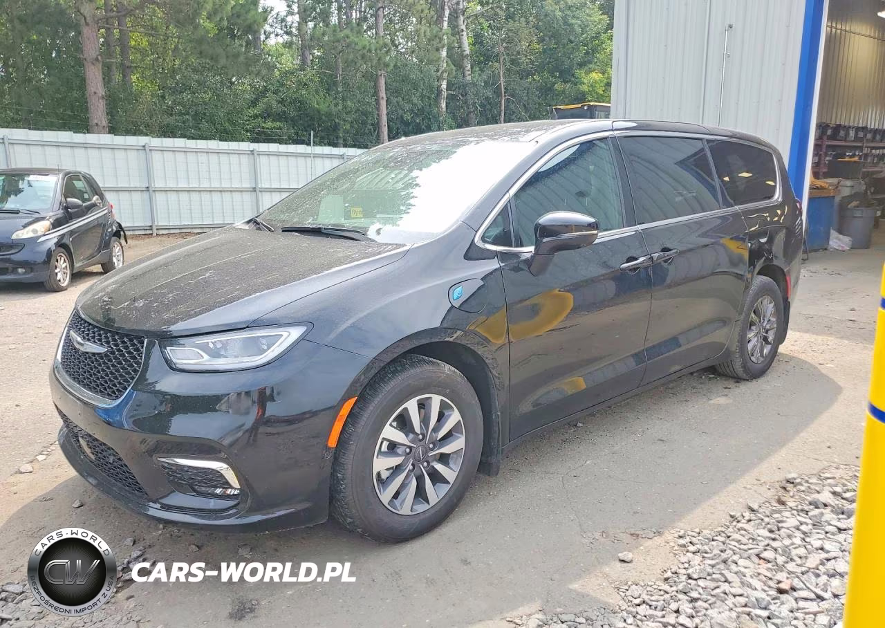 2025 Chrysler Pacifica Hybrid Select