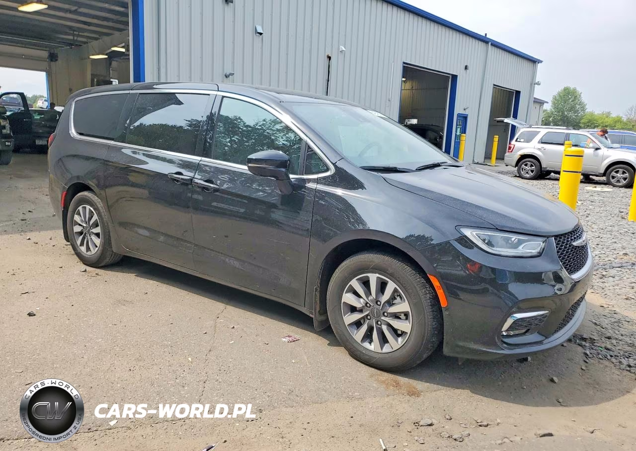 2025 Chrysler Pacifica Hybrid Select VIN:2C4RC1S73SR563633 - 4