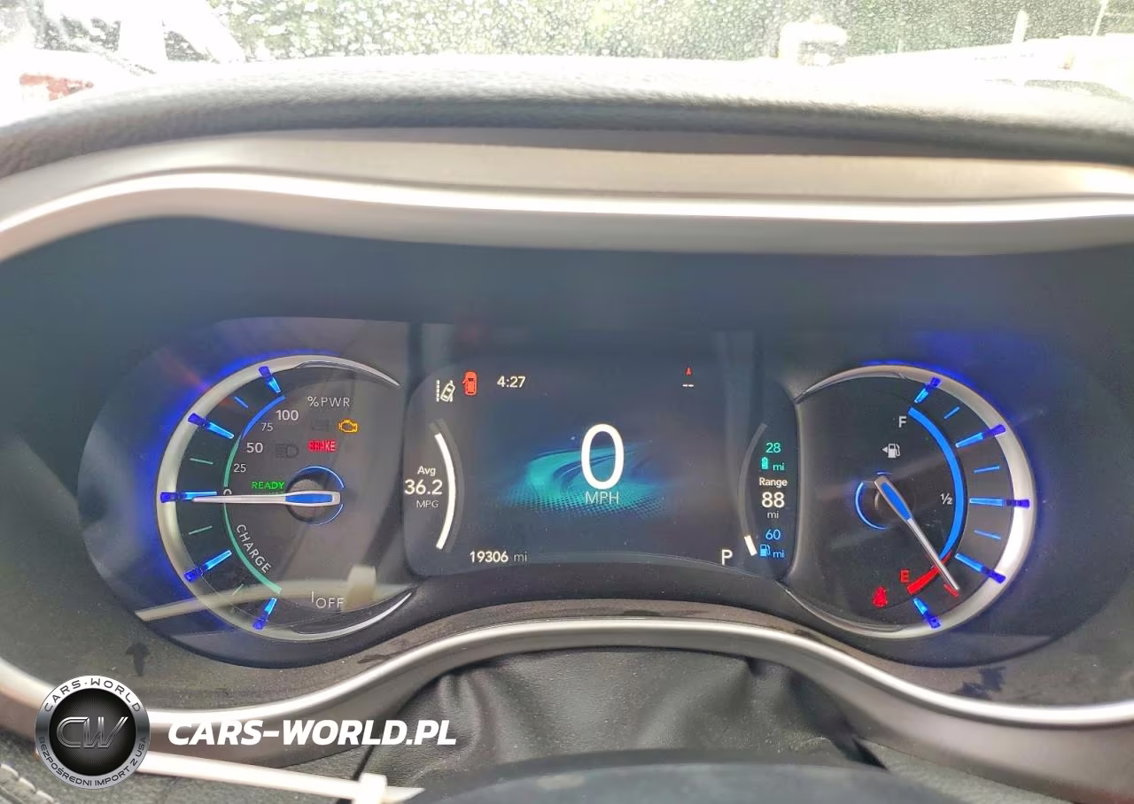 2025 Chrysler Pacifica Hybrid Select VIN:2C4RC1S73SR563633 - 9
