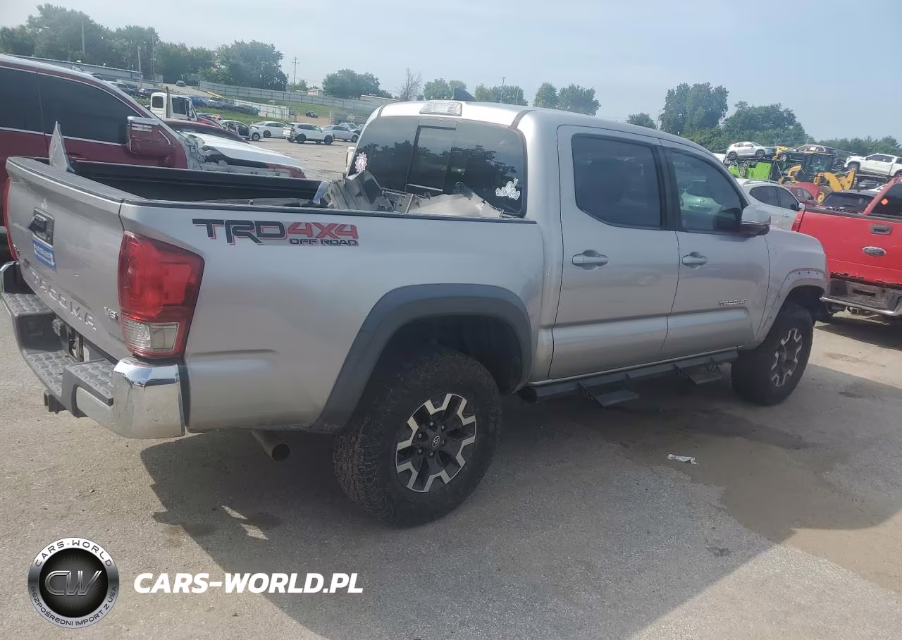 2017 Toyota Tacoma Trd Off-Road VIN:5TFCZ5AN3HX058794 - 3