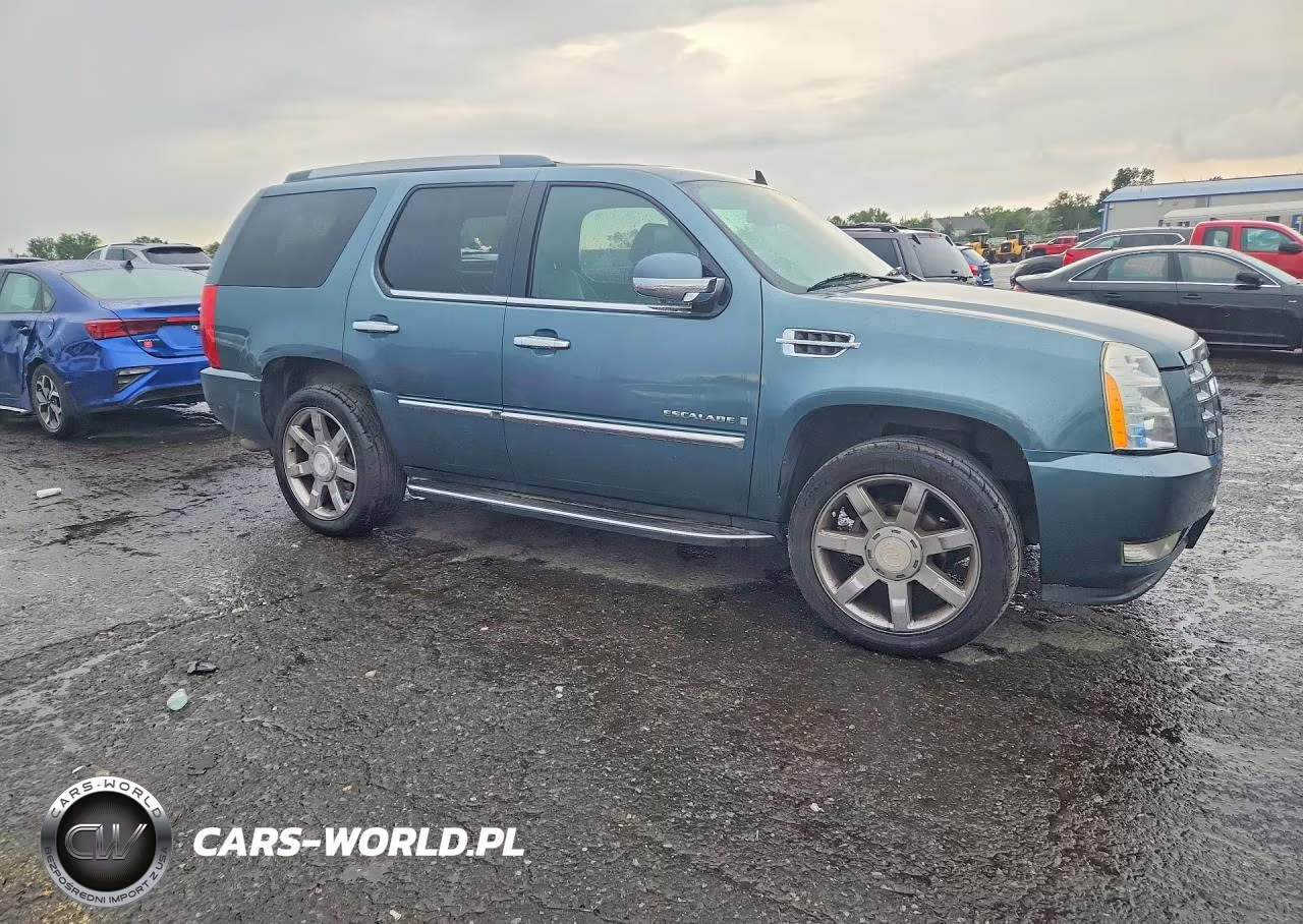 2008 Cadillac Escalade Luxury VIN:1GYFK63878R262348 - 4