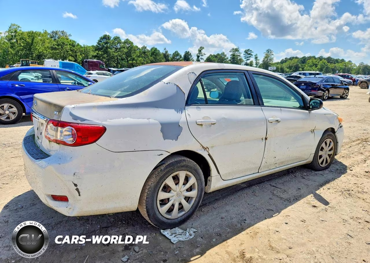 2011 Toyota Corolla Le VIN:JTDBU4EE7BJ093279 - 3