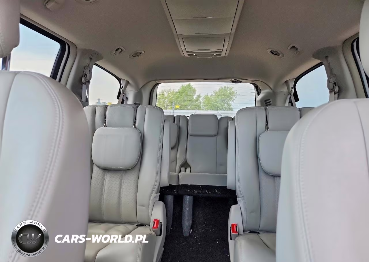 2012 Chrysler Town & Country Touring VIN:2C4RC1BG6CR266731 - 10