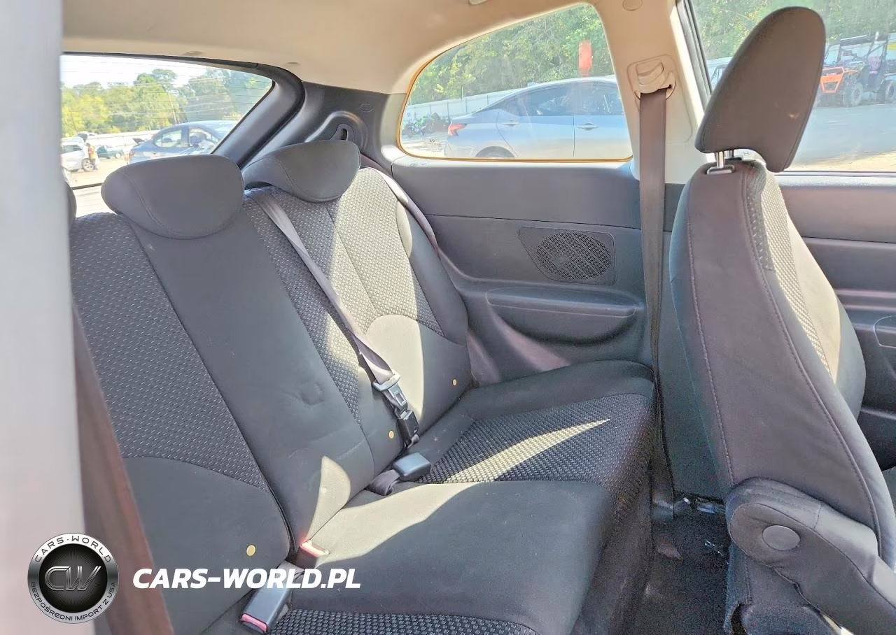 2010 Hyundai Accent Gs VIN:KMHCM3AC3AU186120 - 10