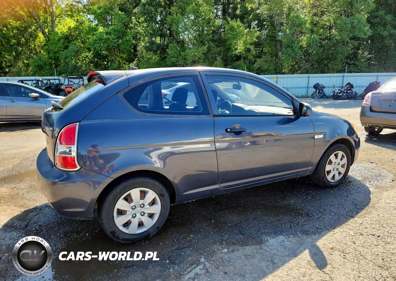 2010 Hyundai Accent Gs VIN:KMHCM3AC3AU186120 - 3