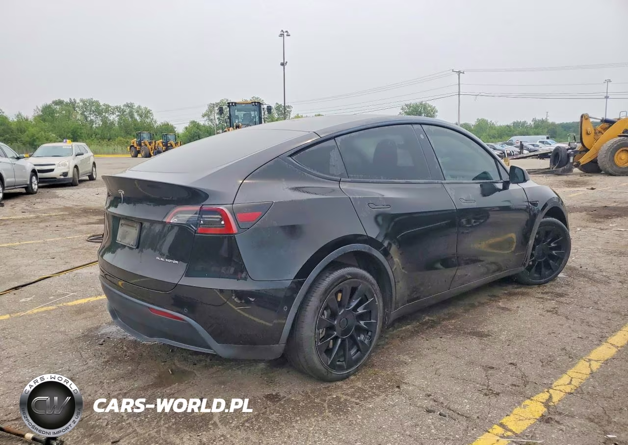 2021 Tesla Model Y VIN:5YJYGDEE9MF183979 - 3