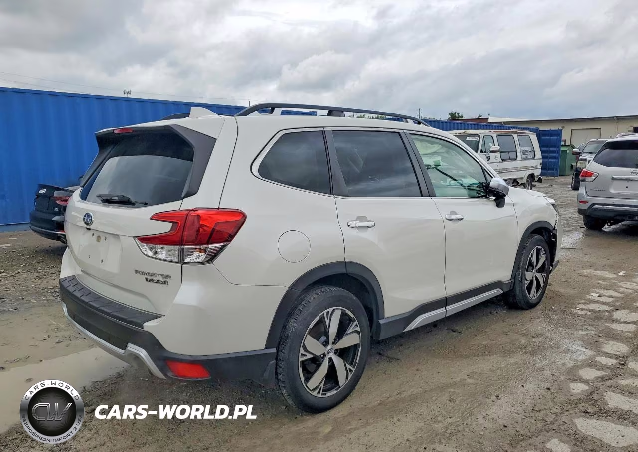 2019 Subaru Forester Touring VIN:JF2SKAWC1KH472076 - 3