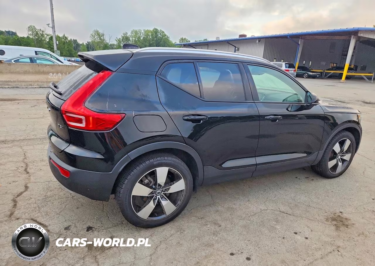 2021 Volvo Xc40 T5 Momentum VIN:YV4162UK7M2409002 - 3