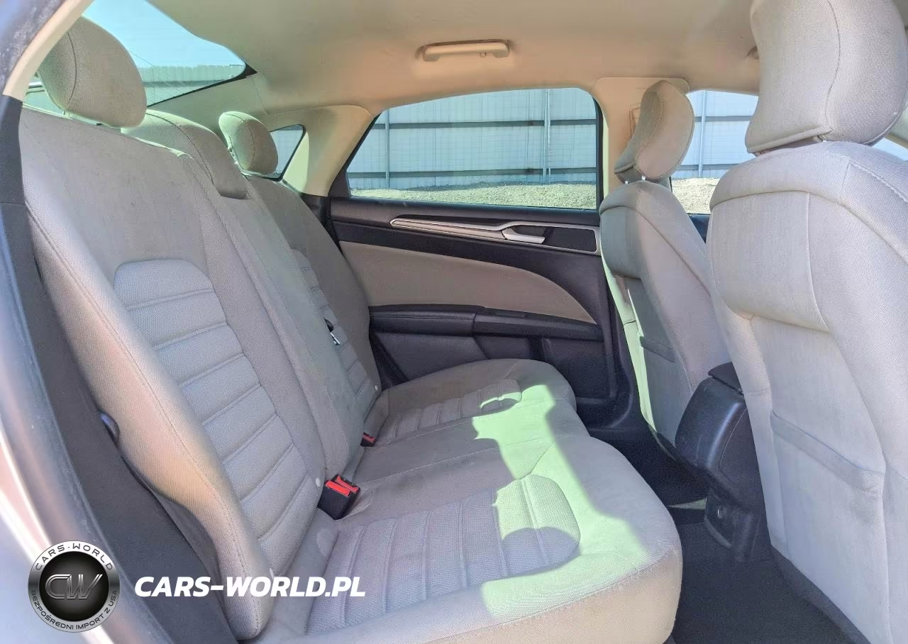 2018 Ford Fusion S VIN:3FA6P0G73JR271036 - 10