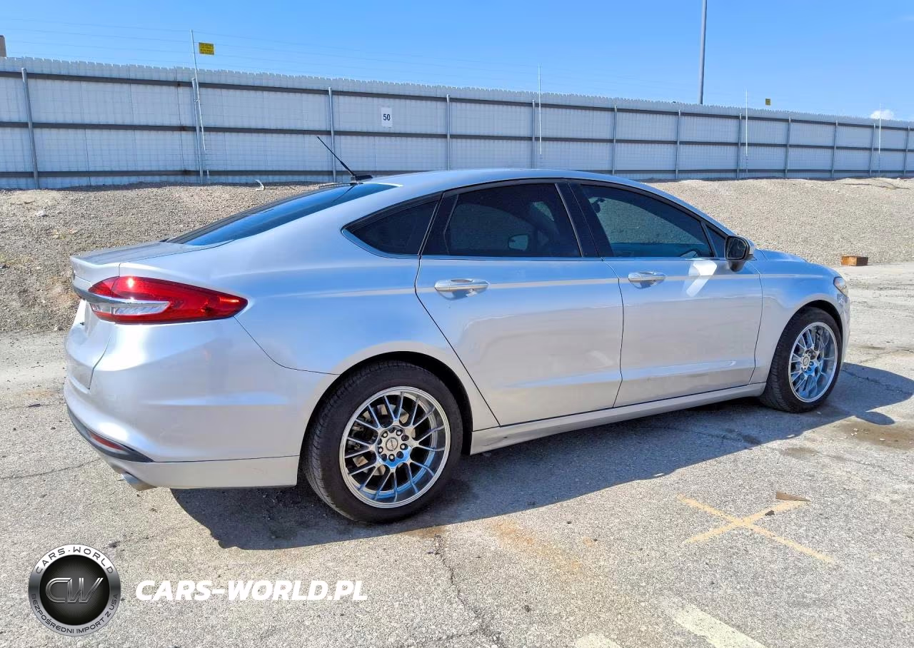 2018 Ford Fusion S VIN:3FA6P0G73JR271036 - 3