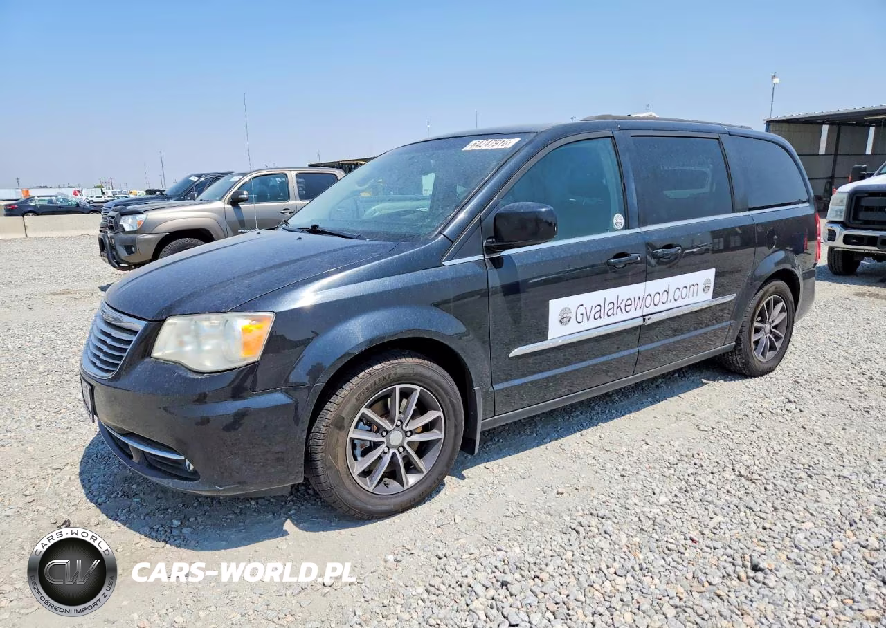 2013 Chrysler Town & Country Touring – zdjęcie 1 z 14